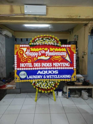 Papan Bunga di Masjid Kubah Emas Depok